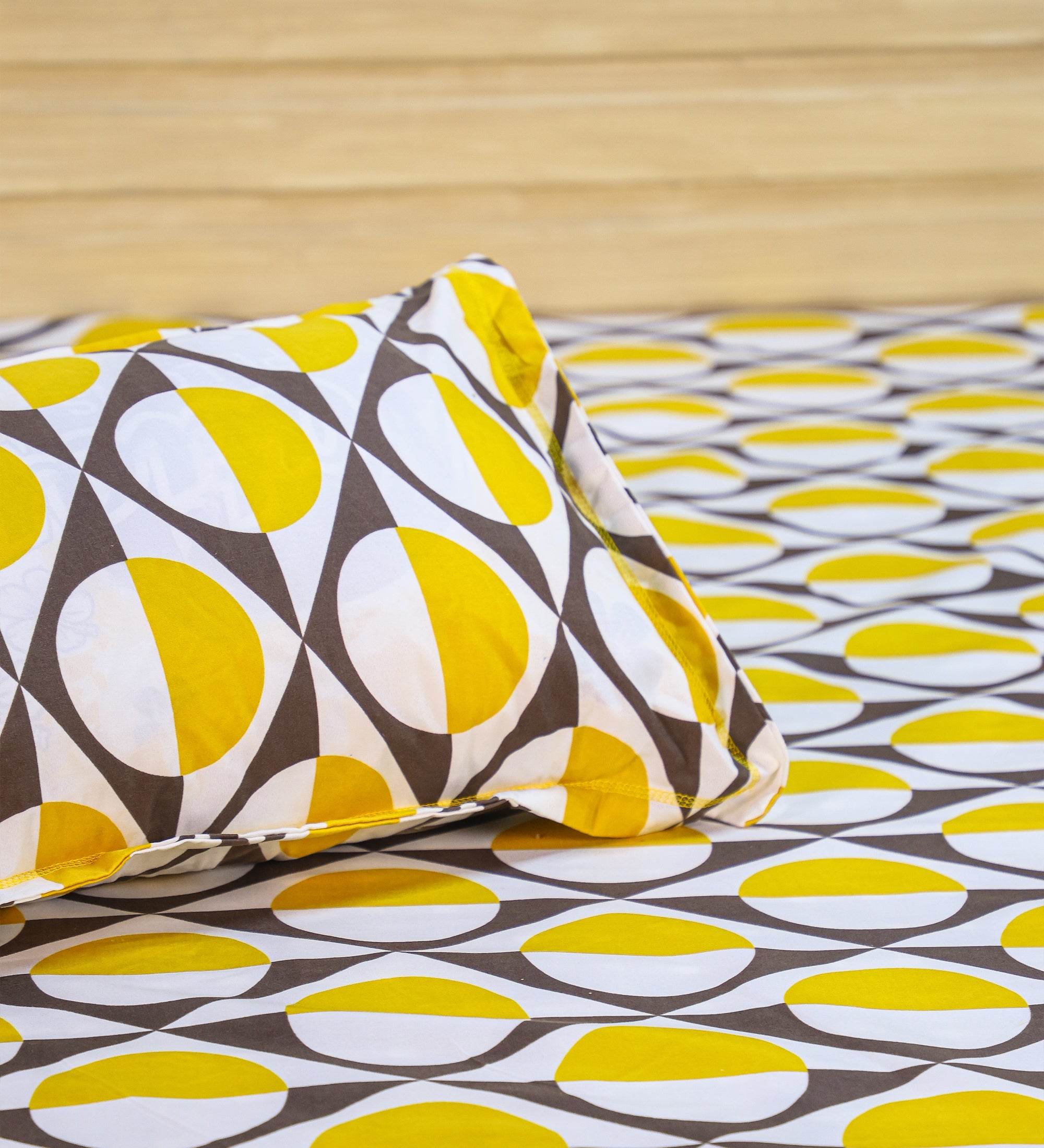 Yellow Aesthetic Cotton Double Bedsheet