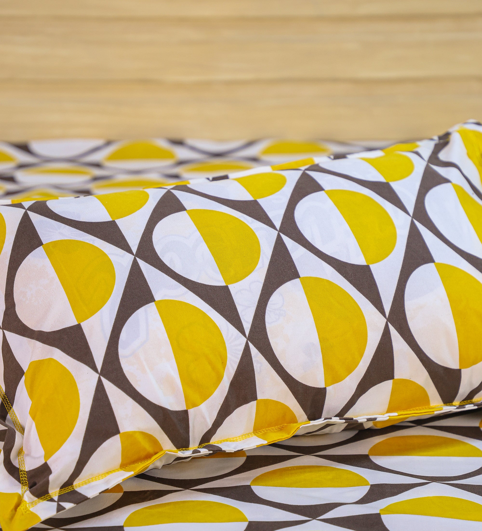 Yellow Aesthetic Cotton Double Bedsheet