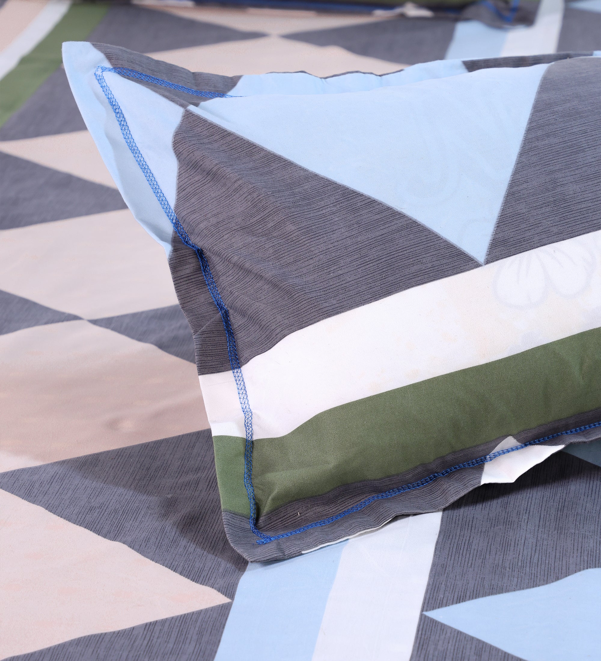 Aesthetic Diamond Cotton Double Bedsheet