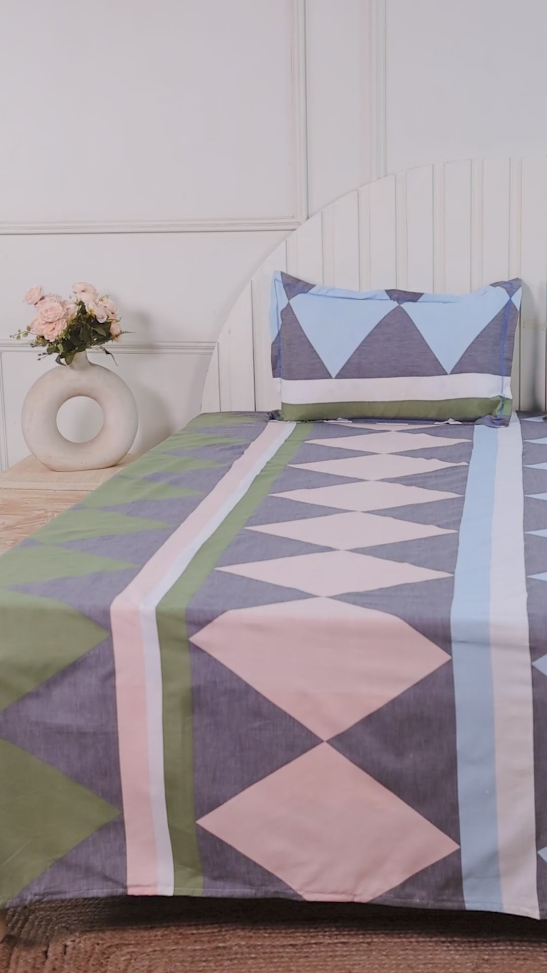 Aesthetic Diamond Cotton Double Bedsheet